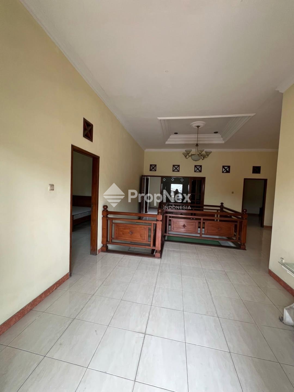 Rumah 2 Lantai Bagus di Gubeng Kertajaya Siap Huni — foto 8